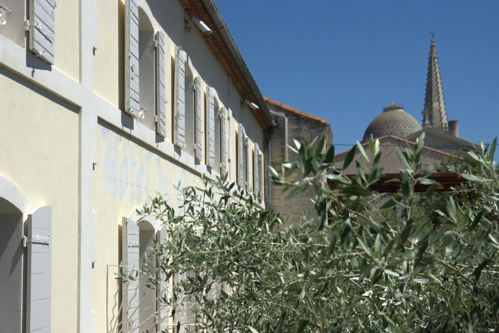 Hotel Du Cheval Blanc Saint-Rémy-de-Provence Exterior foto
